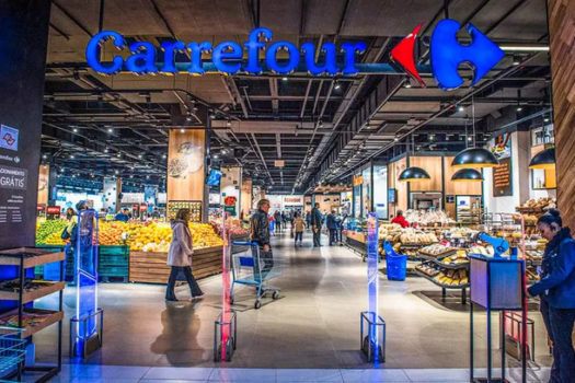 Carrefour diz que segurança que agrediu em uma de suas lojas não é funcionário