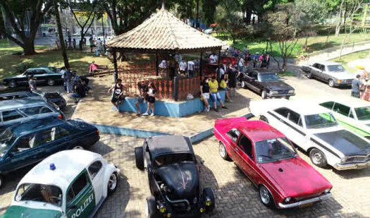 Em São Caetano, exposição de carros antigos e shows musicais são atrações deste domingo