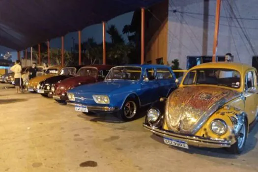 Com gastronomia, show e artesanatos, Encontro de Carros Clássicos acontece nesta quinta