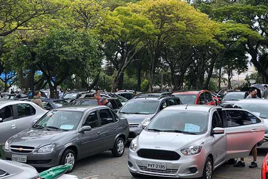 Cinco dicas para auxiliar vendedores de carros usados a se destacarem no mercado