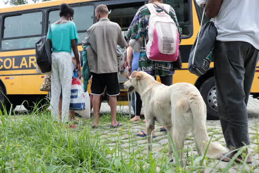 Moradores em situação de rua retornam à sede da Casa de Acolhida