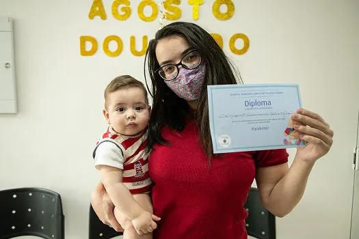 Casa da Gestante de São Caetano encerra Agosto Dourado com entrega de diplomas