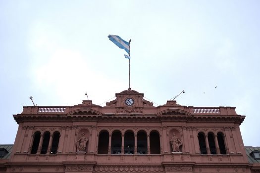 Funcionários são retirados da Casa Rosada após ameaças de bomba, diz jornal