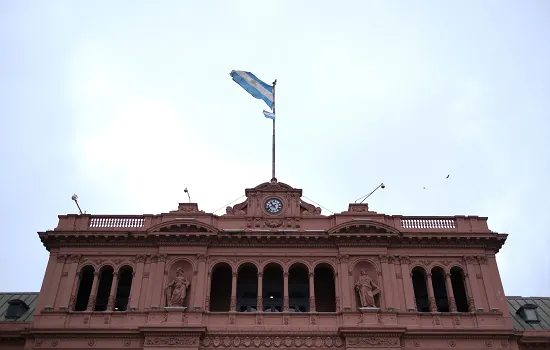 Funcionários são retirados da Casa Rosada após ameaças de bomba