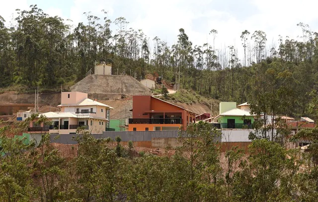 Tragédia em Mariana: Quatro famílias recebem chaves de casas reconstruídas