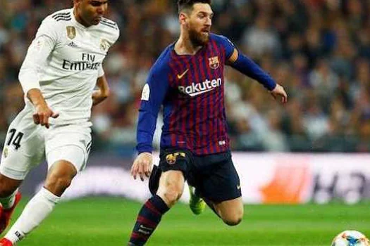 Casemiro faz projeção de duelo contra o PSG: “É impossível parar o Messi sozinho”