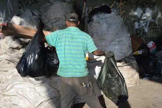 Pandemia aumenta o número de catadores de recicláveis em Santo André