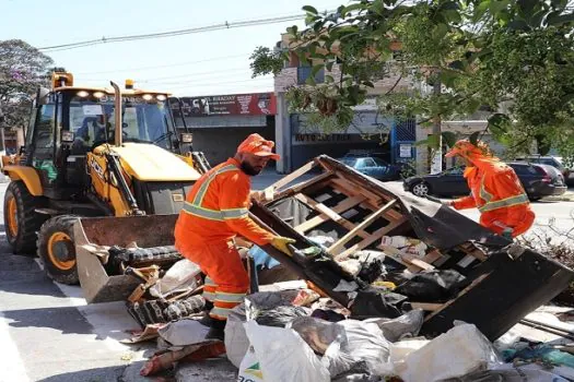 Prefeito de SP sanciona PL que aumenta valor de multas para descarte irregular de lixo