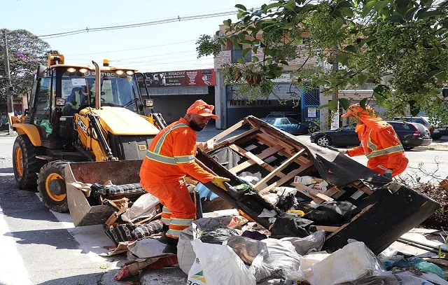 Prefeito de SP sanciona PL que aumenta valor de multas para descarte irregular de lixo