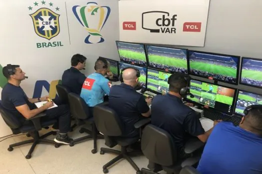 CBF reúne árbitros para uniformizar critérios e apresentar novidades no VAR