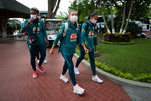 Seleção feminina desembarca na Colômbia para disputar Copa América