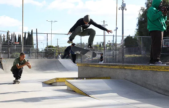 Seleções brasileiras de skate iniciam período de treinos nos EUA