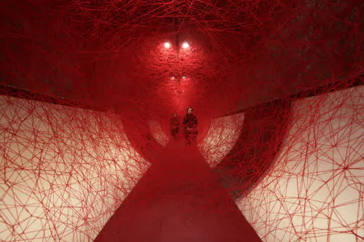 CCBB SP apresenta a exposição de Chiharu Shiota