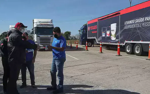 Ecorodovias amplia atendimentos aos caminhoneiros com a Carreta Texaco