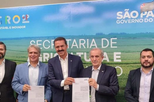 CDHU assina contrato de prestação de serviços com a Secretaria de Agricultura