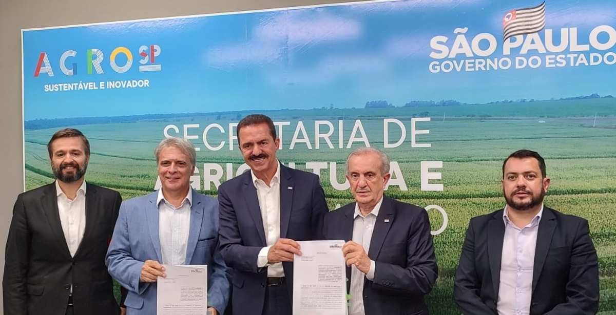 CDHU assina contrato de prestação de serviços com a Secretaria de Agricultura