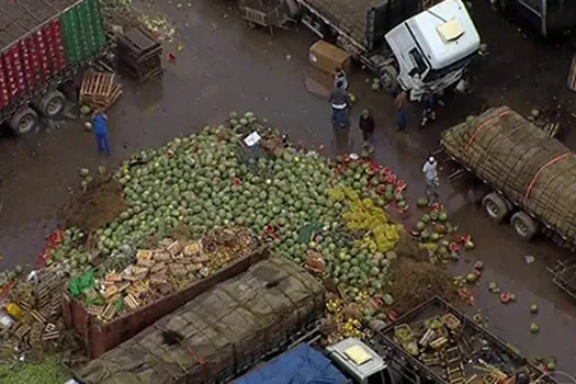 Ceagesp descarta 7 mil toneladas de alimentos