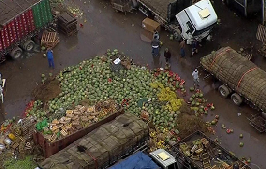 Ceagesp descarta 7 mil toneladas de alimentos