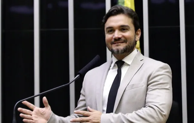 Planalto confirma Celso Sabino no Turismo e Centrão ganha espaço no governo Lula