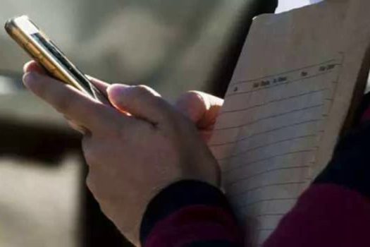 Rio proíbe uso de celulares em sala de aula e no recreio