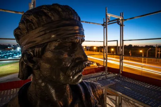 Monumento do Laçador ganha voz em longa-metragem gaúcho