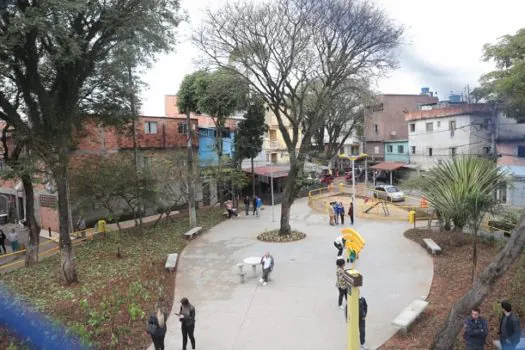 Vila Sacadura Cabral ganha centro comunitário revitalizado e praça com wi-fi