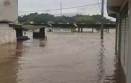 Governo da Bahia estima em R$ 2 bilhões custo para reconstruir casas e estradas