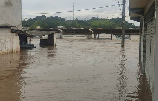 Centro de treinamento em cidade de Isaquias Queiroz é atingido por inundação