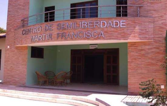 Chacina deixa 4 adolescentes mortos em centro socioeducativo de Fortaleza