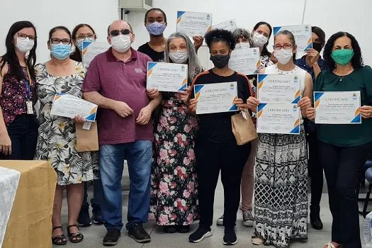 Secretaria de Educação de Ribeirão Pires certifica turma de braille