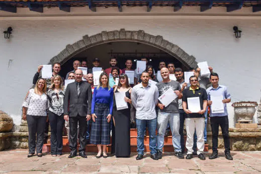 Alunos de curso de Eletricista Instalador de Ribeirão Pires são certificados