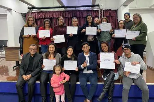 UNG entrega certificados do curso de Cuidador de Idosos