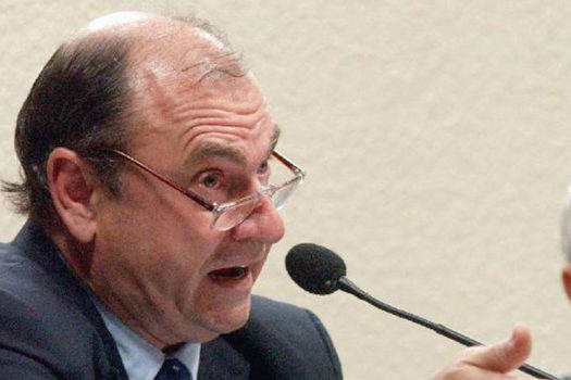 Justiça decide suspender direitos políticos de César Maia