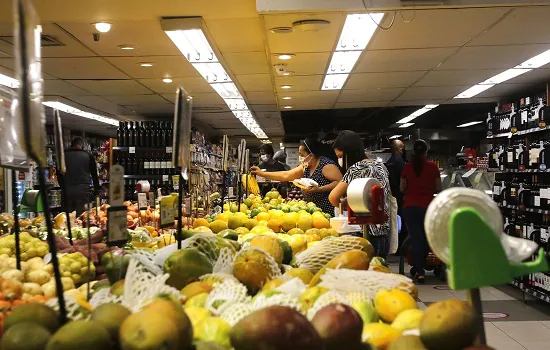 Preço da cesta básica de alimentos sobe em nove cidades