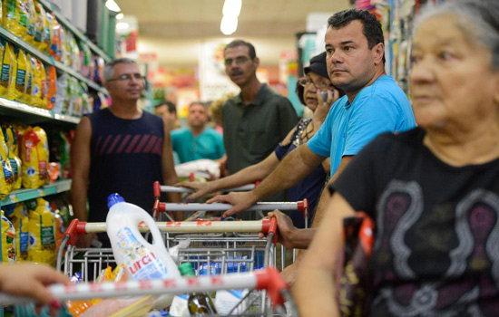 Preço da cesta básica diminui em 13 capitais