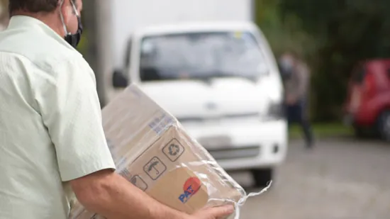 Fundo Social de Ribeirão Pires entrega cestas básicas a taxistas