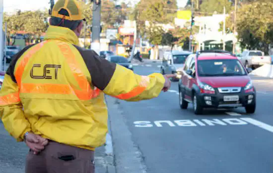 CET interdita pista expressa da Marginal Pinheiros