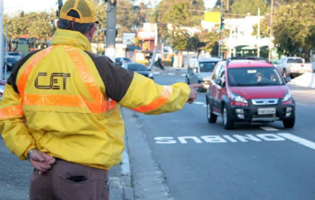 CET monitora trânsito na Avenida Otto Baumgart para corrida