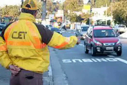 CET interdita Avenida Rudge no Bom Retiro