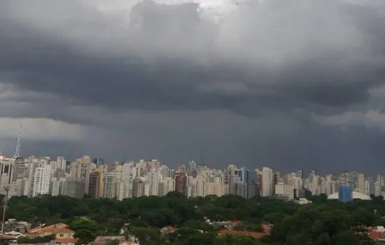 Previsão do Tempo: SP tem início de noite com céu claro e sem previsão de chuva