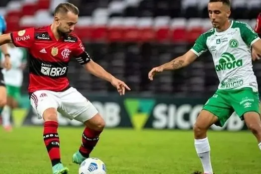 Contra lanterna Chapecoense, Flamengo tenta afastar instabilidade no Brasileirão