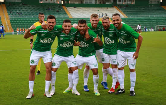 Chapecoense mantém boa sequência e vence Botafogo-SP pela 14ª rodada