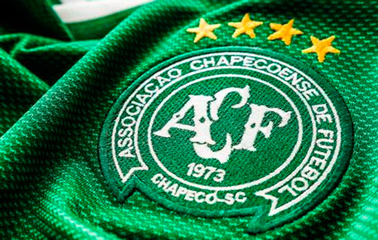 Chapecoense é condenada a indenizar pais de vítima de acidente aéreo