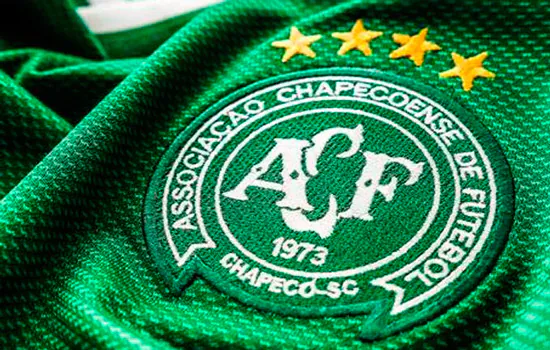 Chapecoense é condenada a indenizar pais de vítima de acidente aéreo