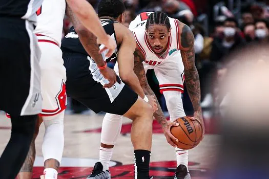 DeMar DeRozan anota 40 pontos e Bulls batem os Spurs; Pelicans vencem Raptors