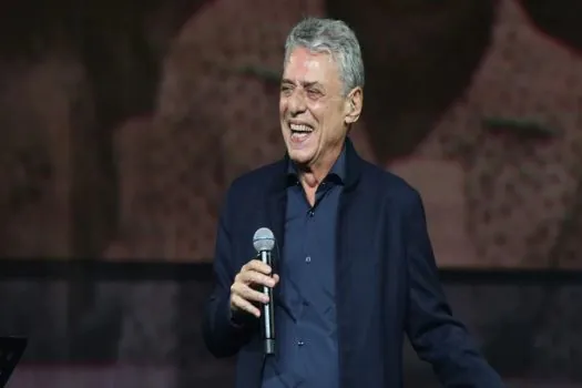 Chico Buarque vai ganhar mais de R$ 4 milhões por direitos autorais