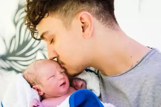 Christian Figueiredo anuncia nascimento do segundo filho com a youtuber Zoo