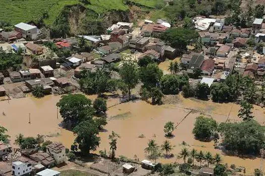 Unipar anuncia doação de 5 mil cestas básicas para famílias vítimas das enchentes na Bahia