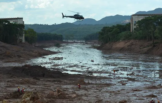 Chuva suspende buscas por vítimas do rompimento da barragem em Brumadinho