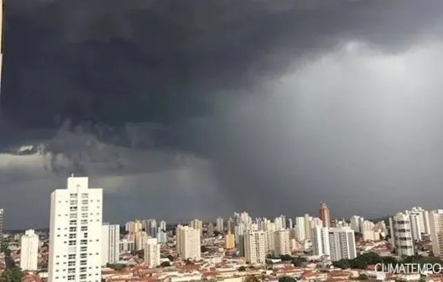 Frente fria traz chuva ao Estado de SP; veja impactos em todas as regiões